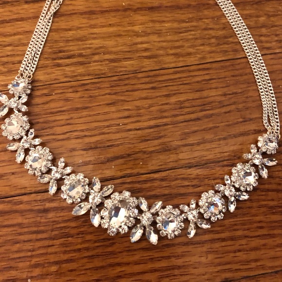 Formal Fashion Necklace - Picture 1 of 3